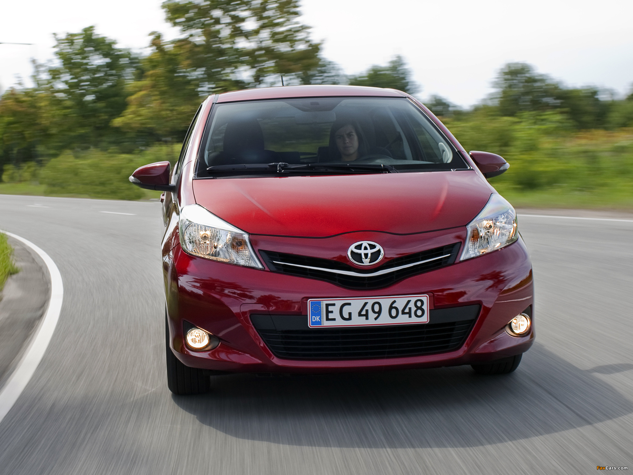 Toyota Yaris 5-door 2011 images (2048 x 1536)