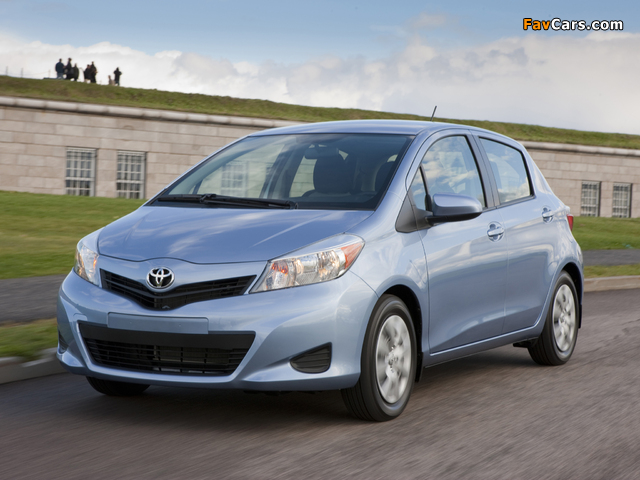 Toyota Yaris LE 5-door US-spec 2011 images (640 x 480)