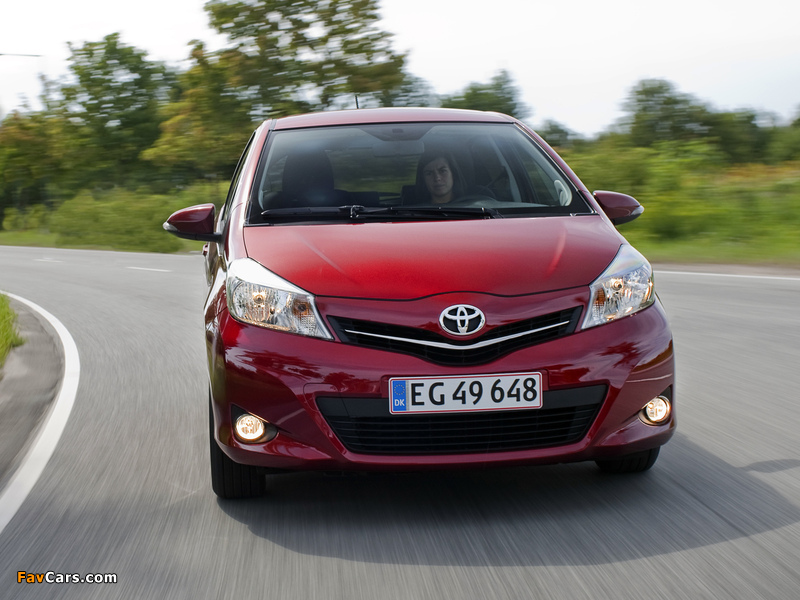 Toyota Yaris 5-door 2011 images (800 x 600)