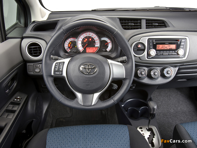Toyota Yaris SE 5-door US-spec 2011 photos (640 x 480)