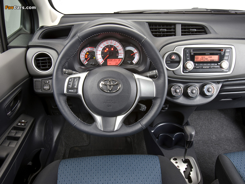 Toyota Yaris SE 5-door US-spec 2011 photos (800 x 600)