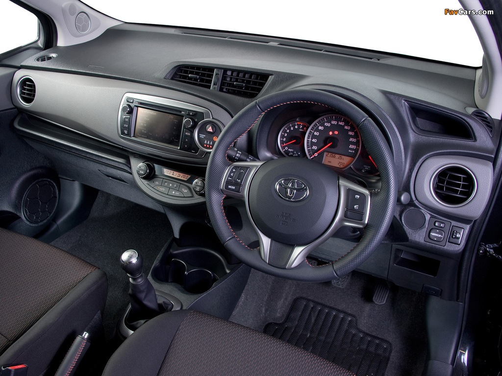 Toyota Yaris 3-door ZA-spec 2011 pictures (1024 x 768)