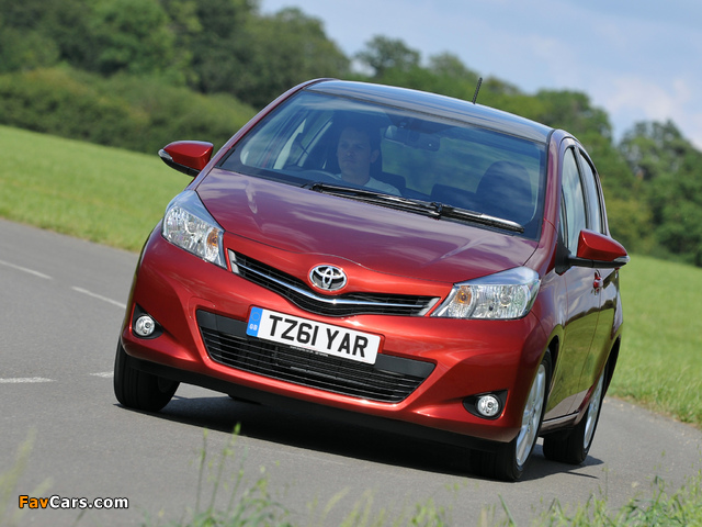 Toyota Yaris T Spirit 5-door UK-spec 2011 pictures (640 x 480)