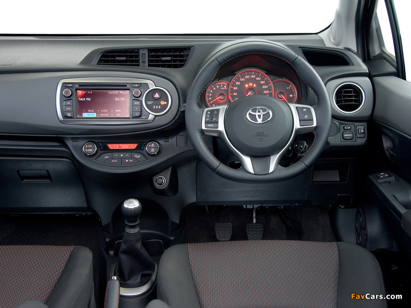 Toyota Yaris 3-door ZA-spec 2011 pictures (800 x 600)