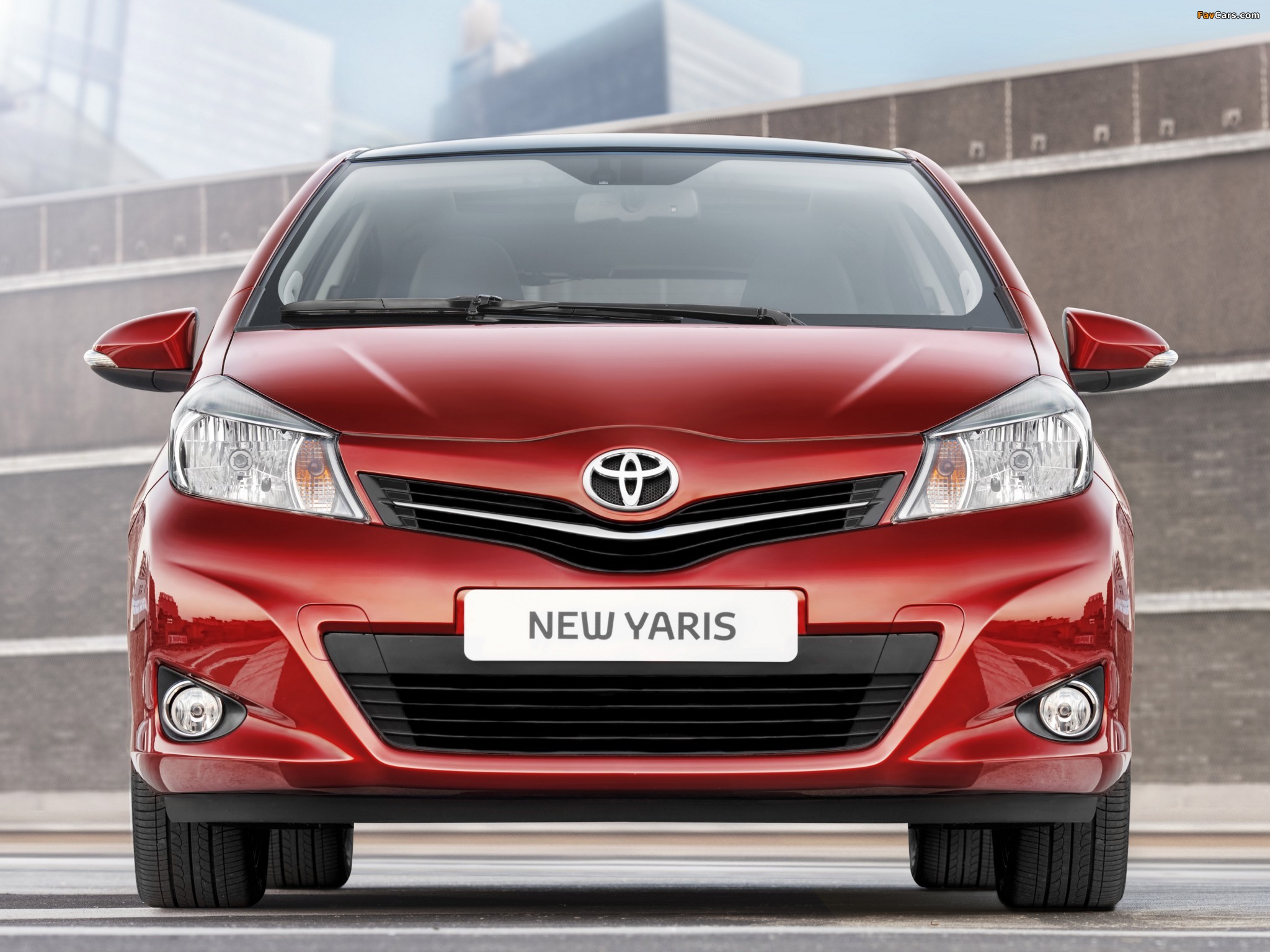 Toyota Yaris 5-door 2011 wallpapers (2048 x 1536)