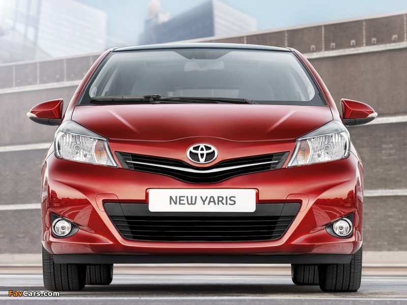 Toyota Yaris 5-door 2011 wallpapers (800 x 600)