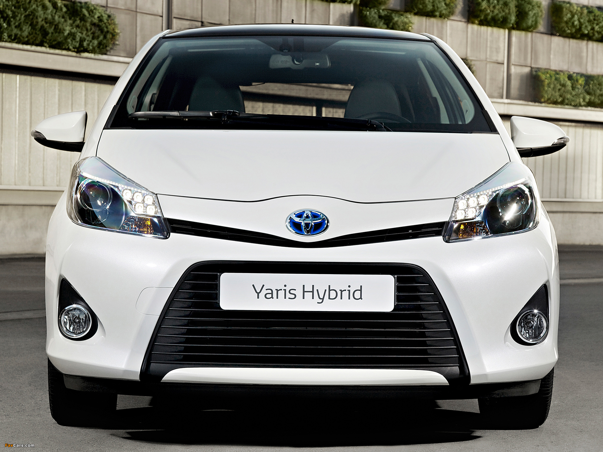 Toyota Yaris Hybrid 2012 images (2048 x 1536)