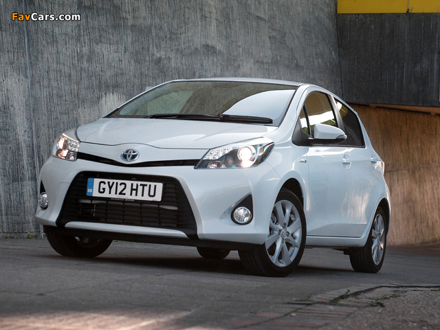 Toyota Yaris Hybrid UK-spec 2012 photos (640 x 480)