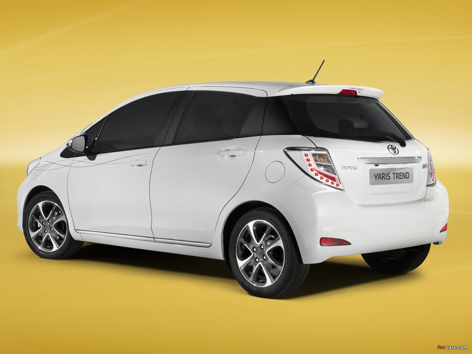 Toyota Yaris Trend 5-door 2012 photos (1600 x 1200)