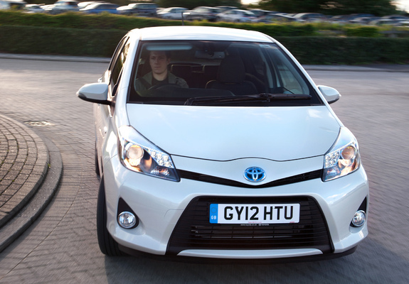 Toyota Yaris Hybrid UK-spec 2012 photos