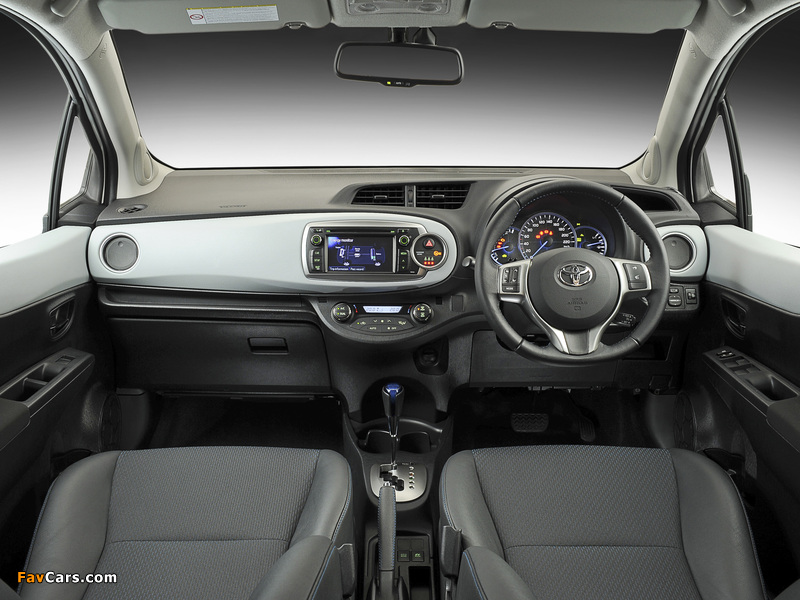 Toyota Yaris Hybrid ZA-spec 2012 pictures (800 x 600)