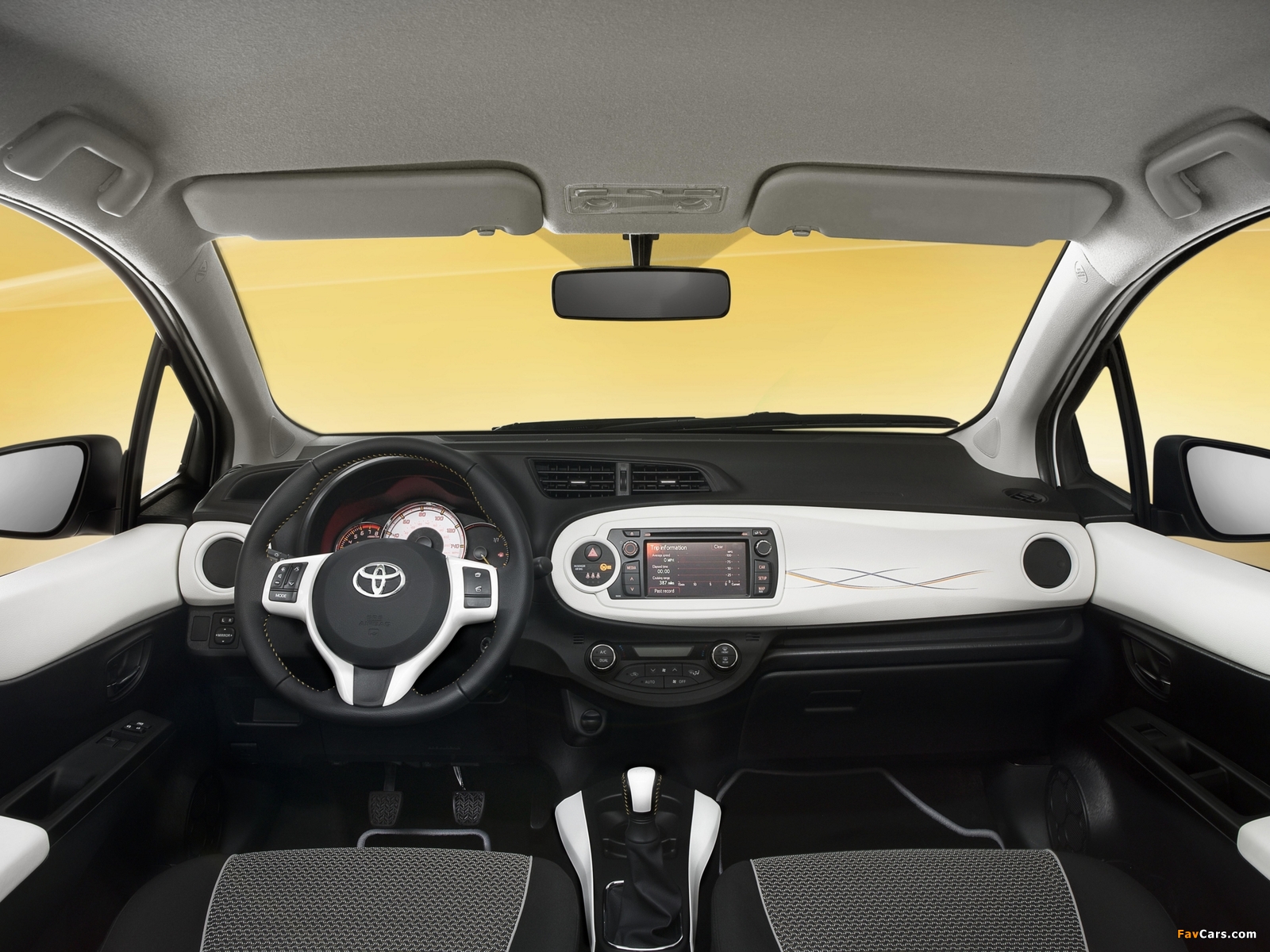 Toyota Yaris Trend 5-door 2012 pictures (1600 x 1200)