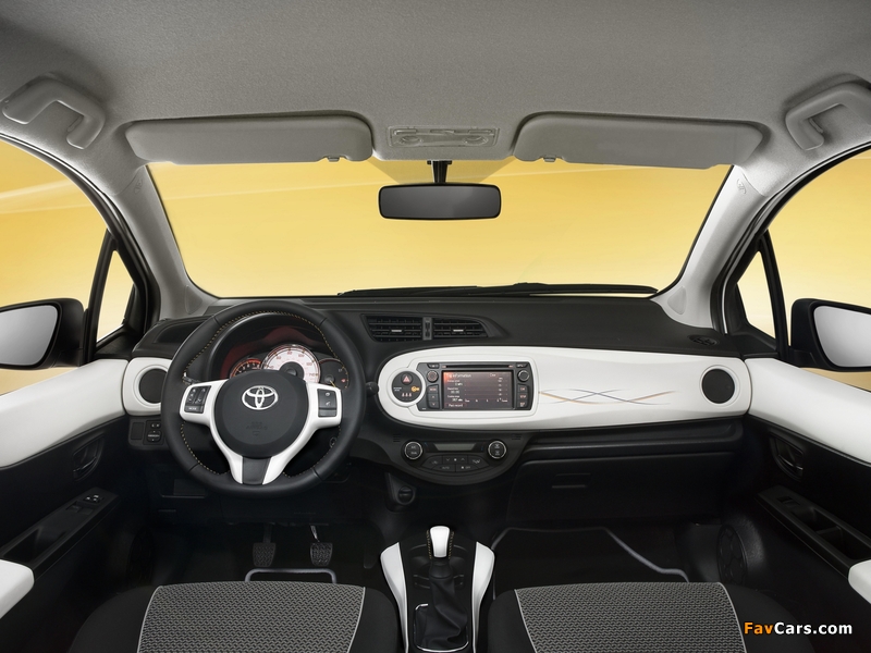 Toyota Yaris Trend 5-door 2012 pictures (800 x 600)