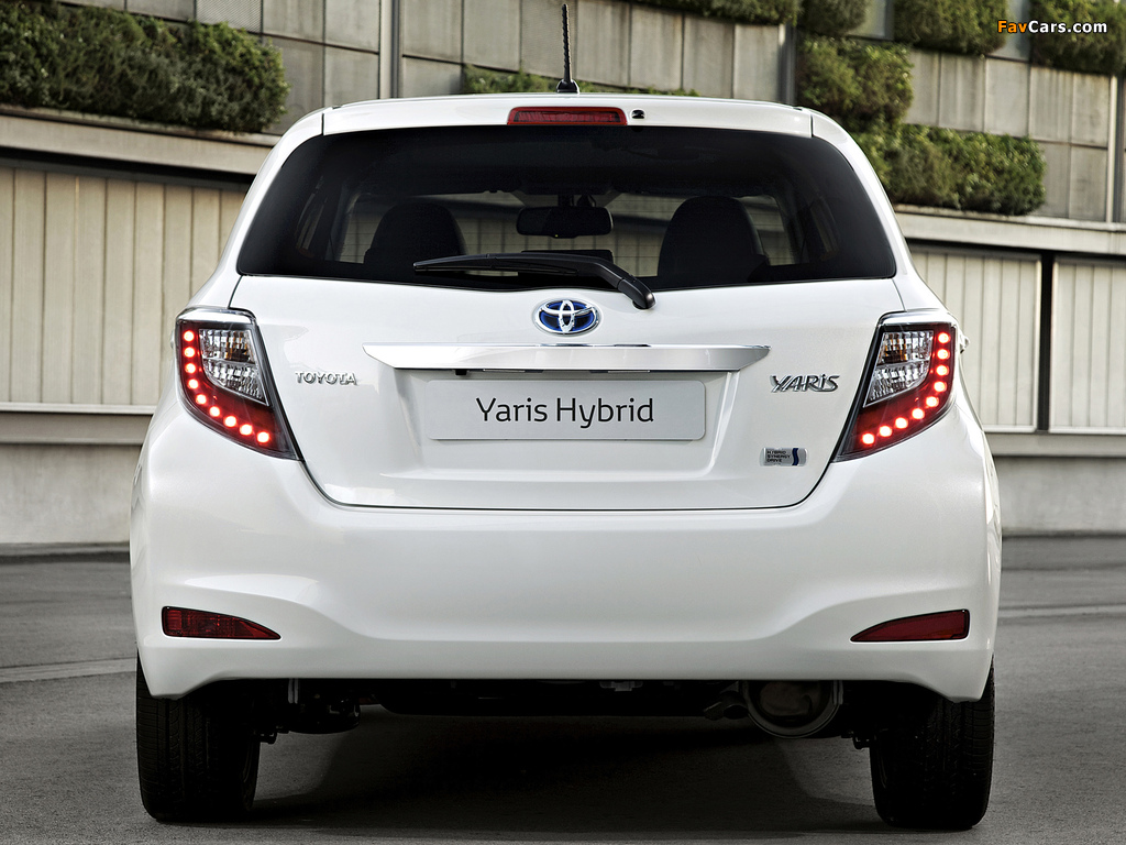 Toyota Yaris Hybrid 2012 wallpapers (1024 x 768)