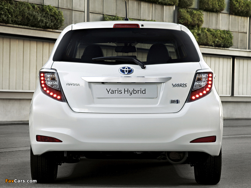 Toyota Yaris Hybrid 2012 wallpapers (800 x 600)