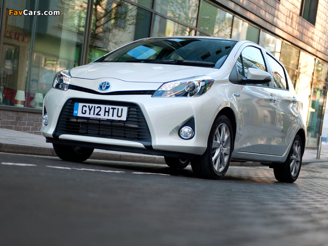 Toyota Yaris Hybrid UK-spec 2012 wallpapers (640 x 480)