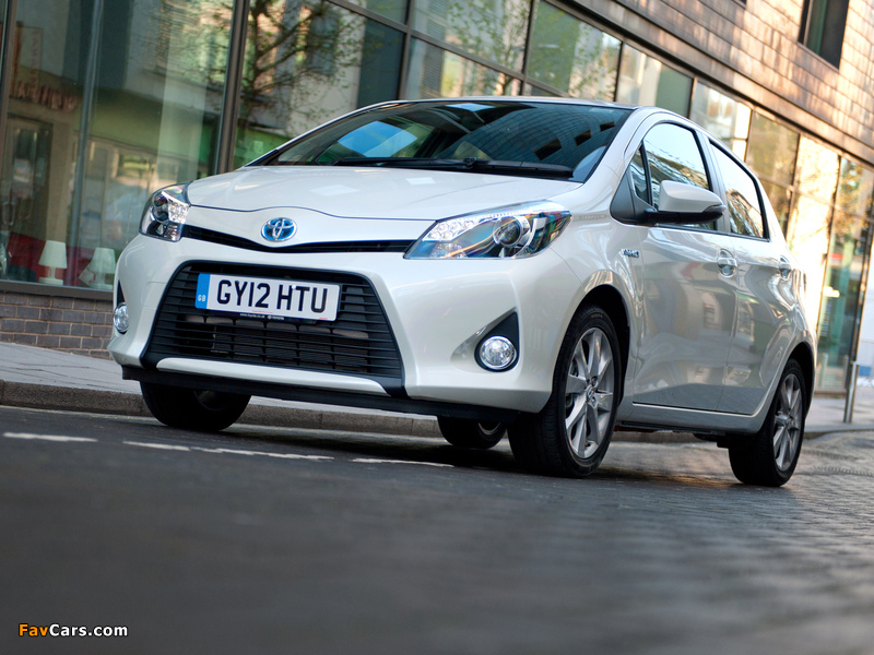 Toyota Yaris Hybrid UK-spec 2012 wallpapers (800 x 600)