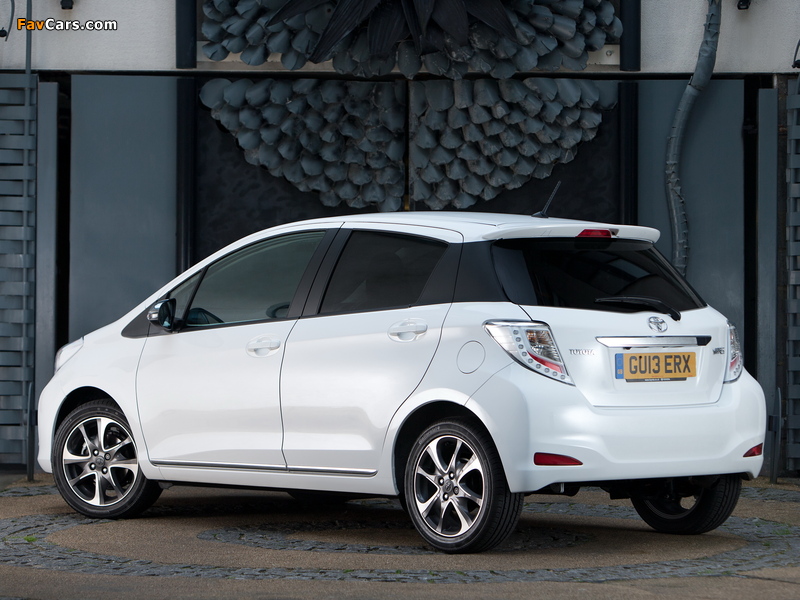 Toyota Yaris Trend 5-door UK-spec 2013 photos (800 x 600)