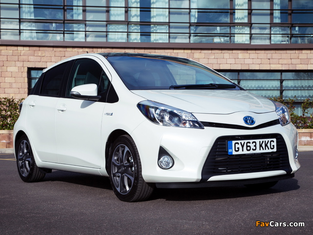 Toyota Yaris Hybrid Trend UK-spec 2013 photos (640 x 480)