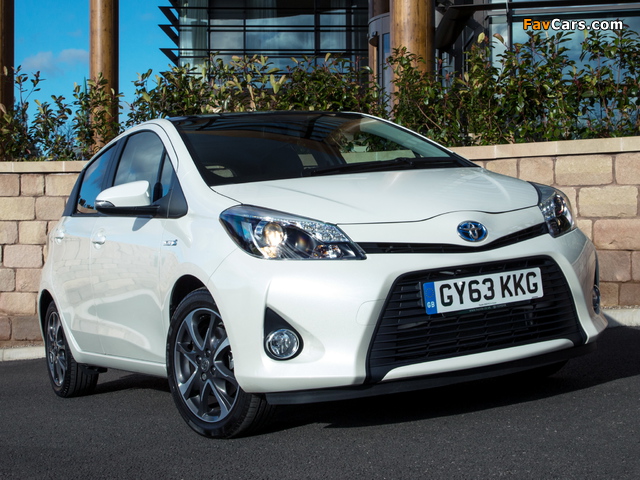 Toyota Yaris Hybrid Trend UK-spec 2013 photos (640 x 480)