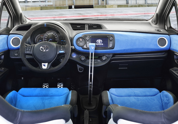 Toyota Yaris Hybrid-R Concept 2013 pictures