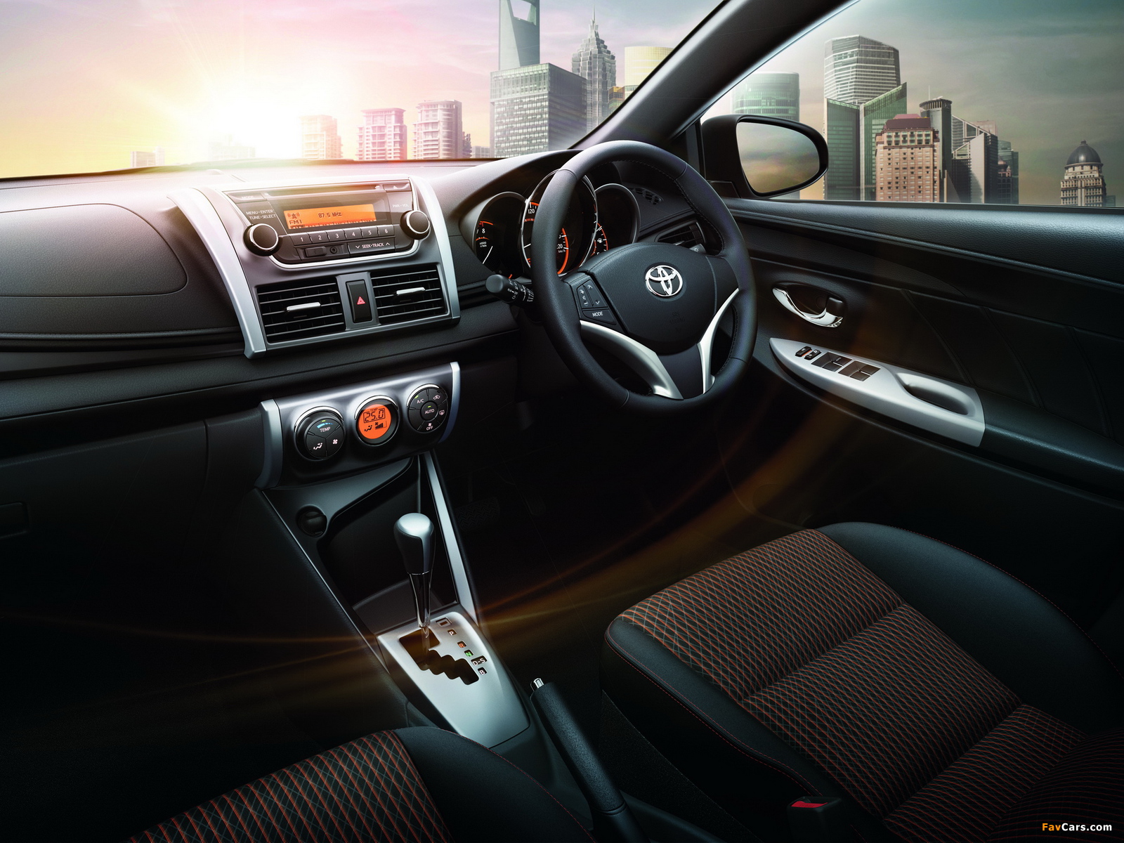 Toyota Yaris TH-spec 2013 pictures (1600 x 1200)