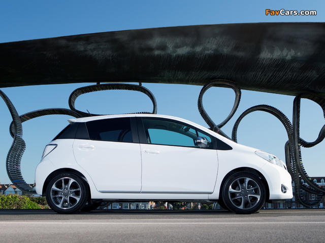 Toyota Yaris Trend 5-door UK-spec 2013 wallpapers (640 x 480)