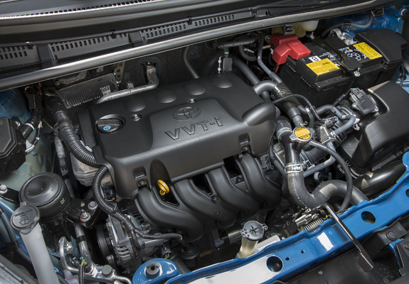 2015 Toyota Yaris SE 5-door US-spec 2014 images