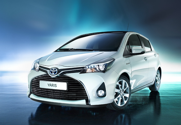 Toyota Yaris Hybrid 2014 photos