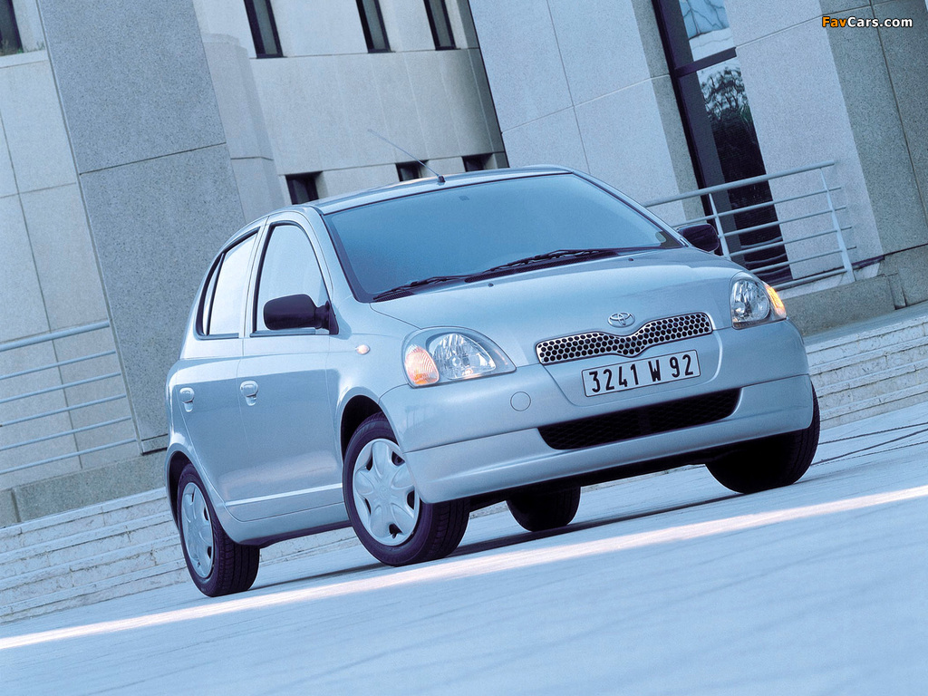 Toyota Yaris 5-door 1999–2003 wallpapers (1024 x 768)