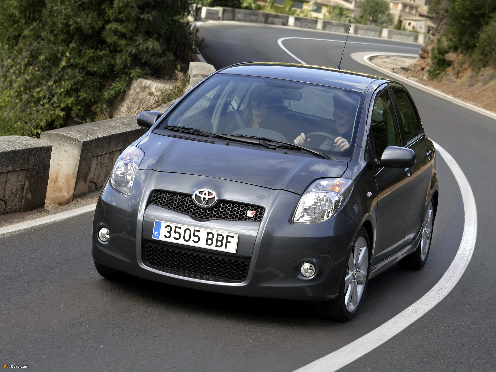 Toyota Yaris T-Sport 5-door 2007–09 wallpapers (2048 x 1536)