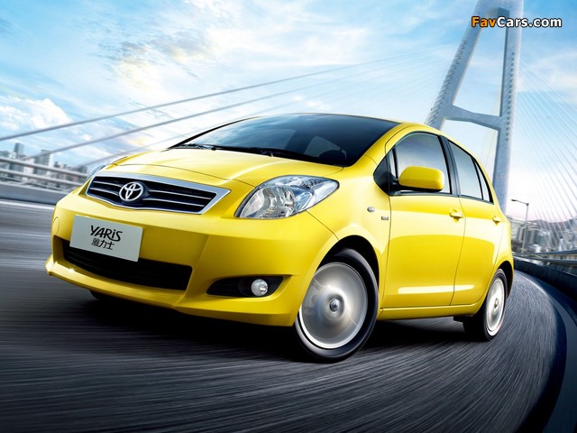 Toyota Yaris 5-door CN-spec 2009–11 wallpapers (640 x 480)