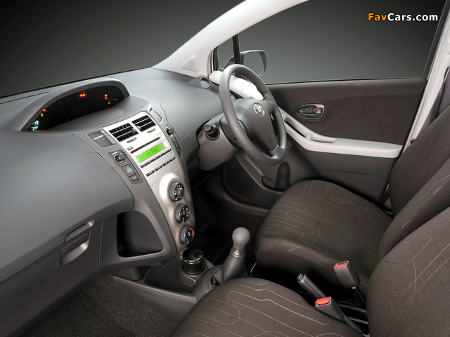 Toyota Yaris Zen 2010–11 wallpapers (640 x 480)