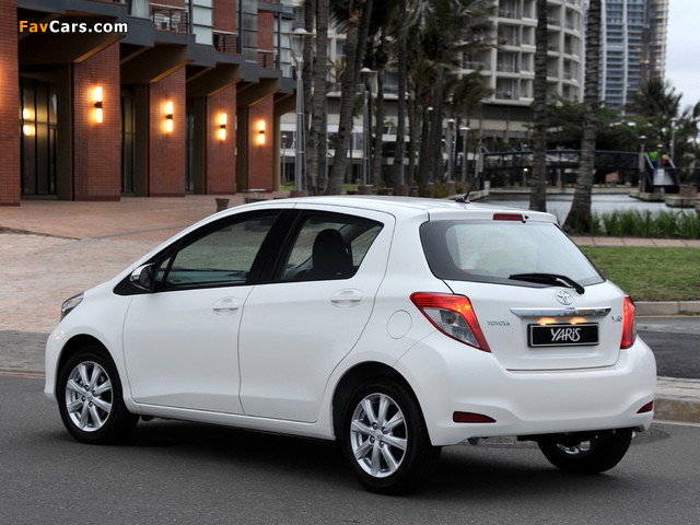 Toyota Yaris 5-door ZA-spec 2011 wallpapers (640 x 480)