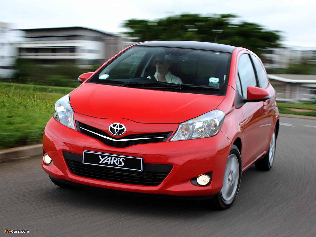 Toyota Yaris 3-door ZA-spec 2011 wallpapers (1280 x 960)