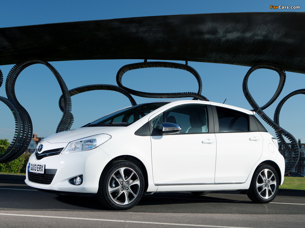 Toyota Yaris Trend 5-door UK-spec 2013 wallpapers (1024 x 768)