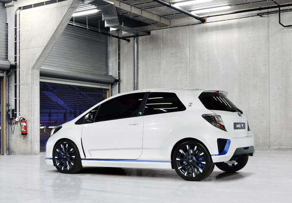 Toyota Yaris Hybrid-R Concept 2013 wallpapers
