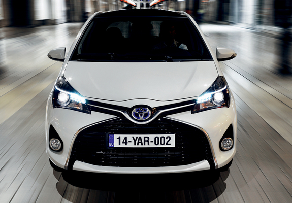 Toyota Yaris Hybrid 2014 wallpapers