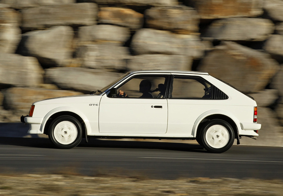 Images of Vauxhall Astra GTE 1983–85