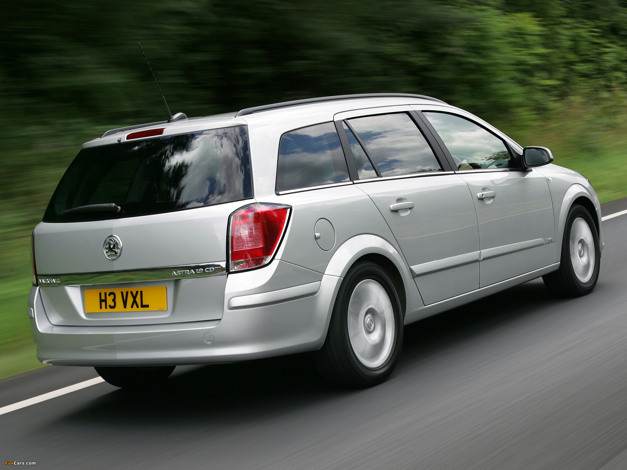 Images of Vauxhall Astra Estate 2005–10 (2048 x 1536)