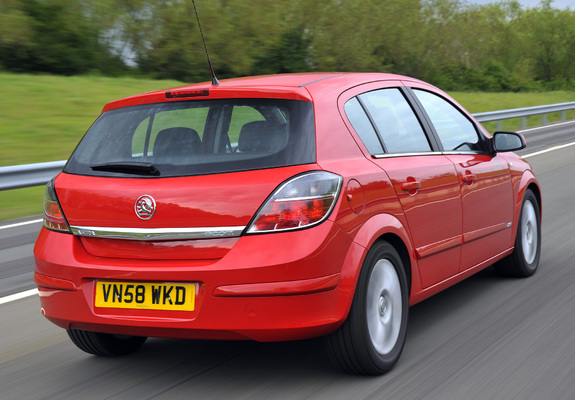 Images of Vauxhall Astra ecoFLEX 5-door 2008–09