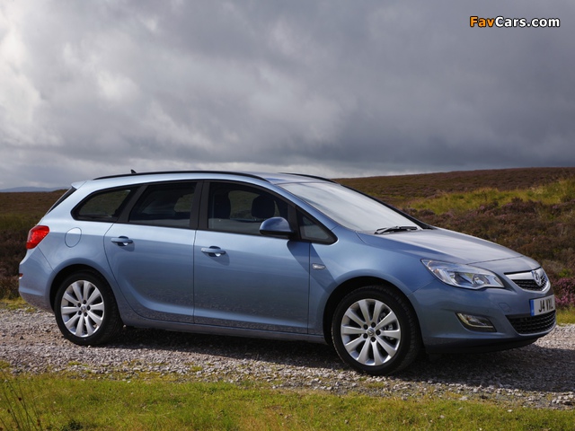 Images of Vauxhall Astra Sports Tourer 2010–12 (640 x 480)