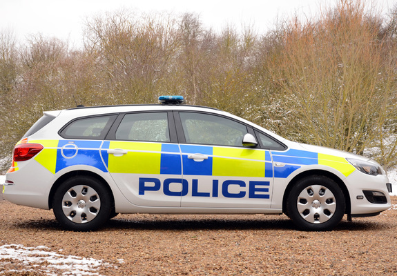 Images of Vauxhall Astra Sports Tourer Police 2012