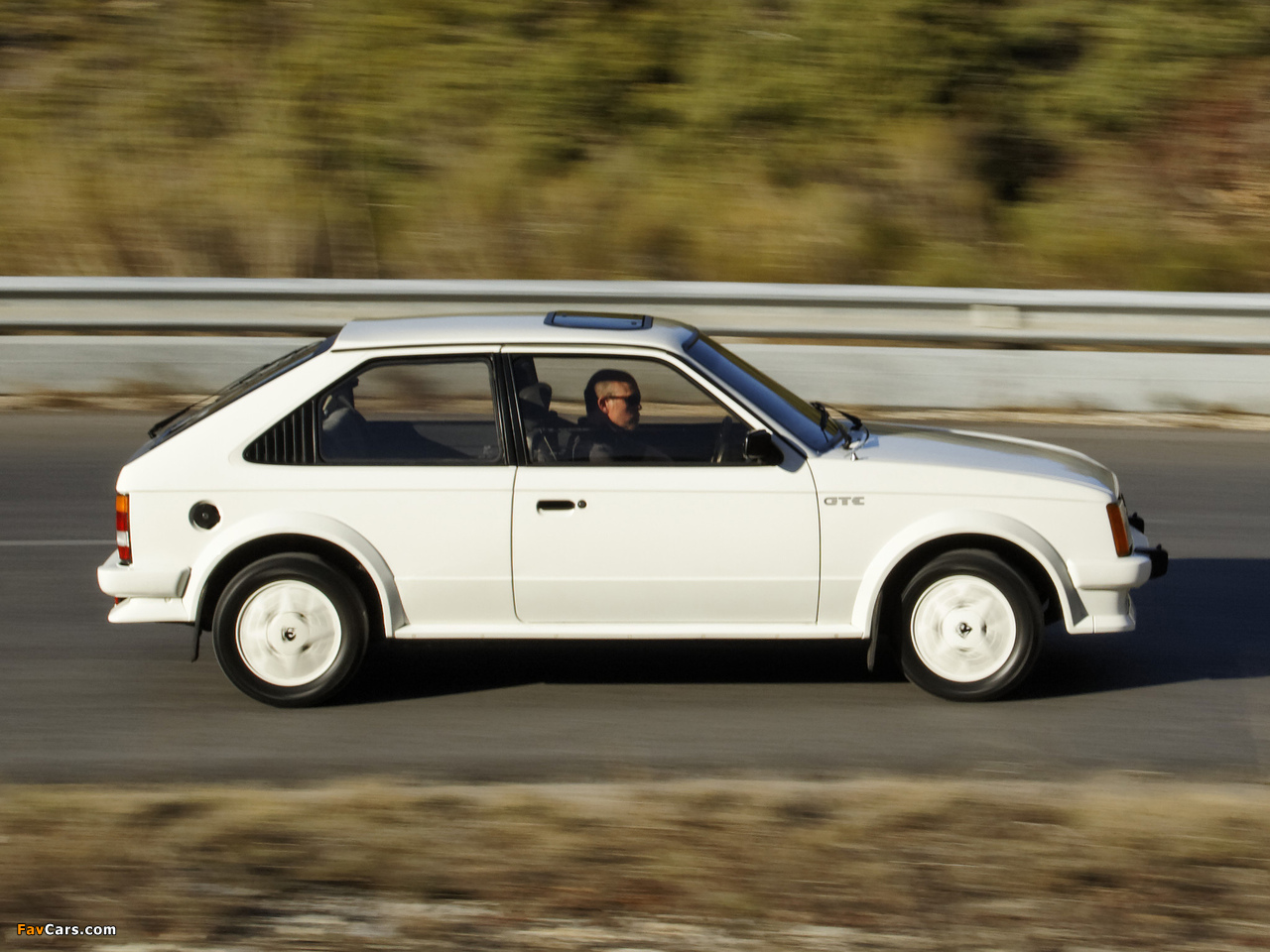 Photos of Vauxhall Astra GTE 1983–85 (1280 x 960)
