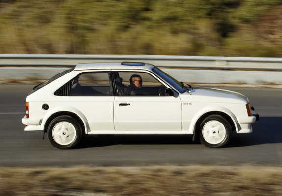 Photos of Vauxhall Astra GTE 1983–85