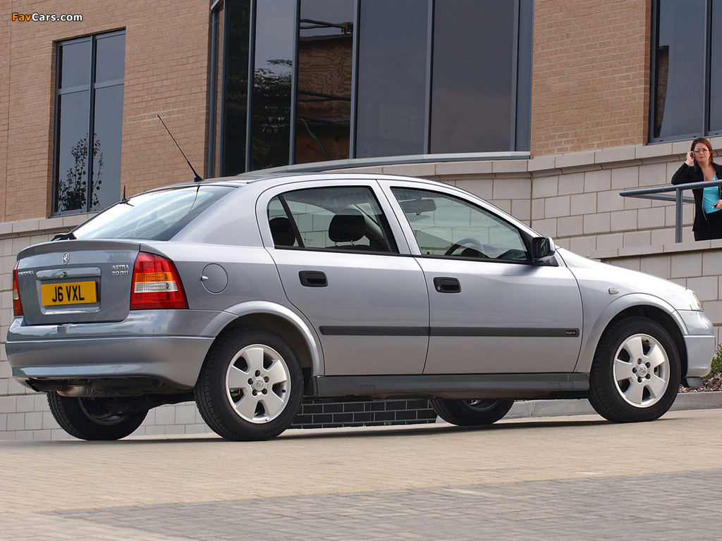 Photos of Vauxhall Astra 5-door 1998–2004 (1024 x 768)