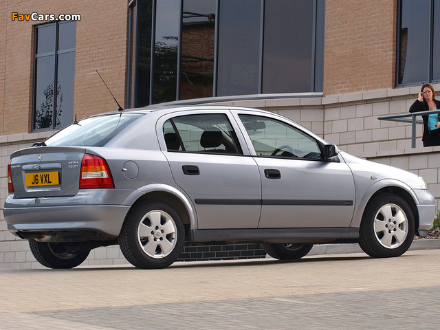 Photos of Vauxhall Astra 5-door 1998–2004 (640 x 480)
