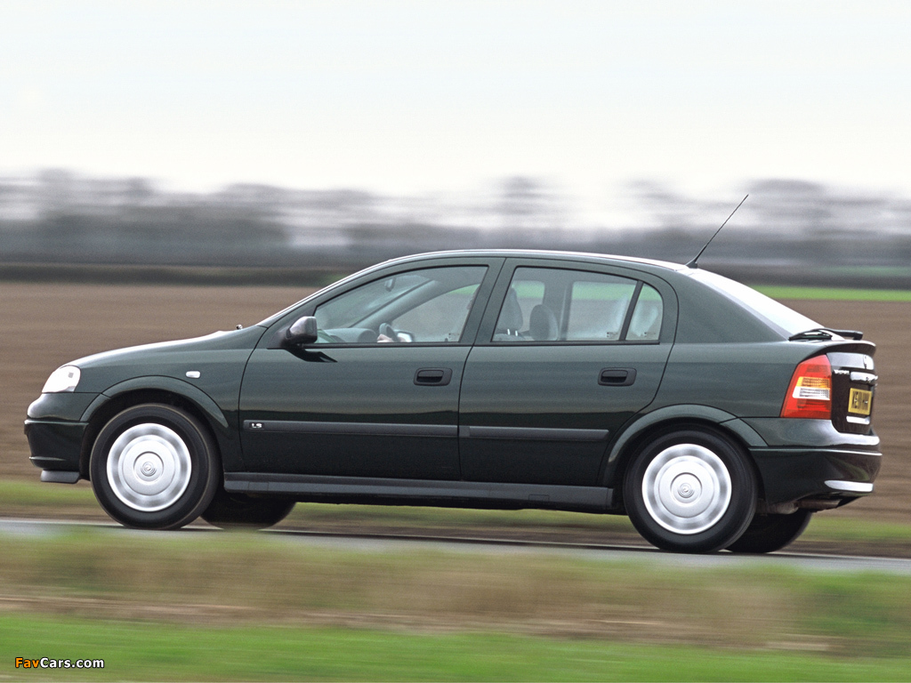 Photos of Vauxhall Astra 5-door 1998–2004 (1024 x 768)