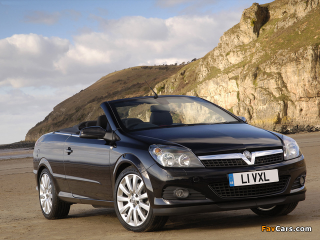 Photos of Vauxhall Astra TwinTop 2006–10 (640 x 480)