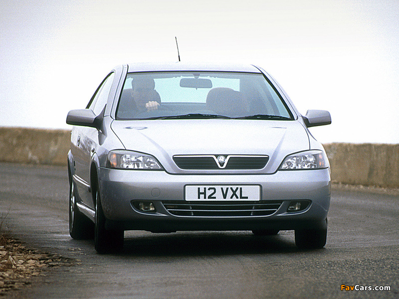Pictures of Vauxhall Astra Coupe 2000–05 (800 x 600)